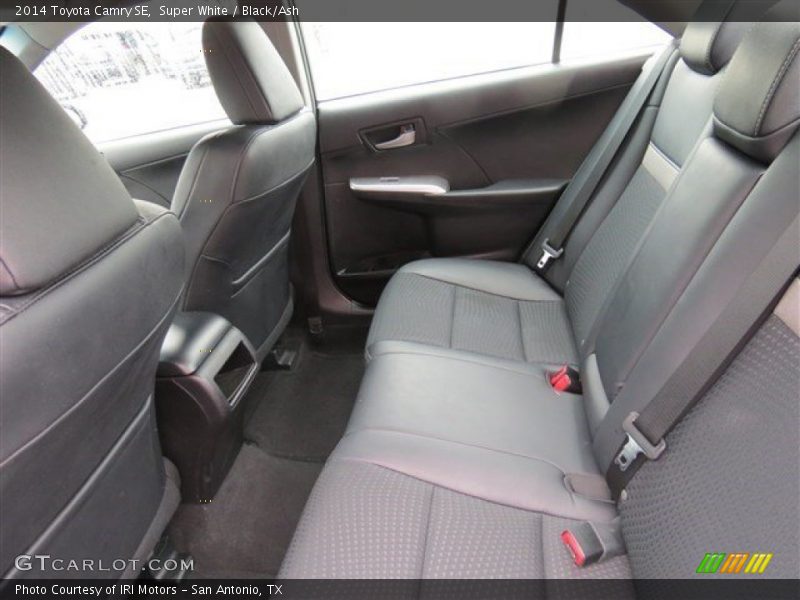 Super White / Black/Ash 2014 Toyota Camry SE