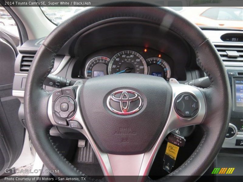 Super White / Black/Ash 2014 Toyota Camry SE