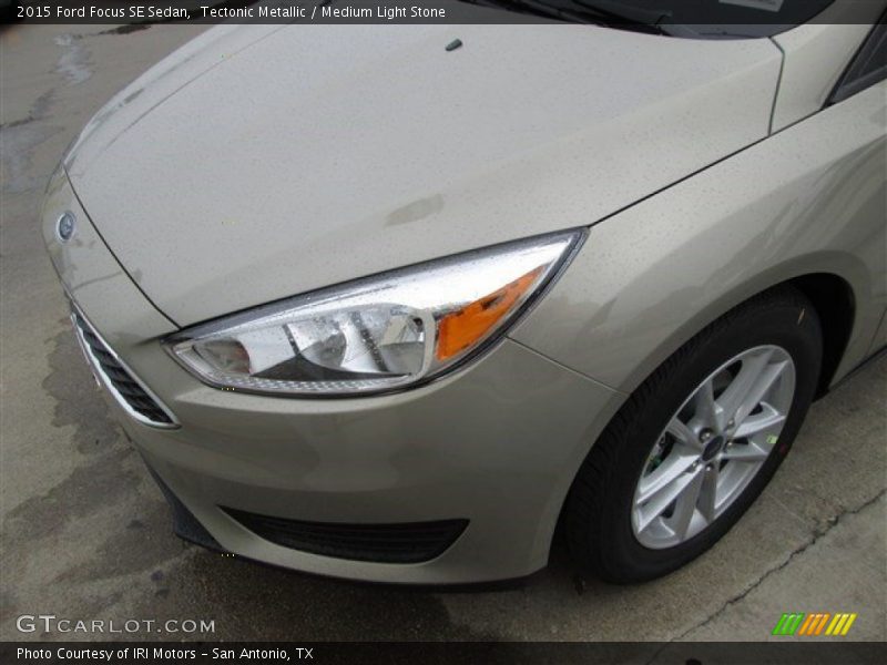 Tectonic Metallic / Medium Light Stone 2015 Ford Focus SE Sedan