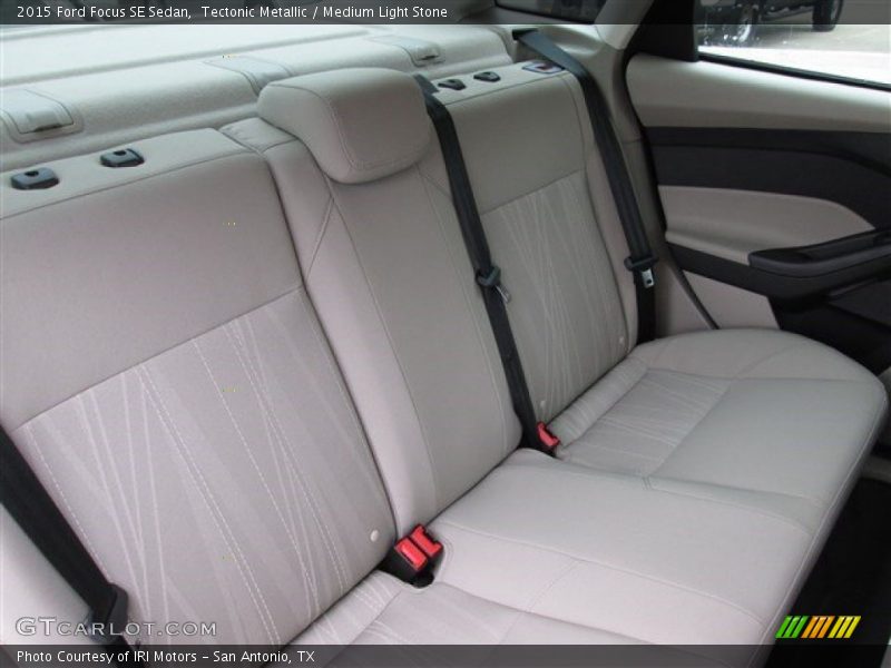 Tectonic Metallic / Medium Light Stone 2015 Ford Focus SE Sedan