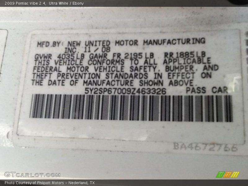 Ultra White / Ebony 2009 Pontiac Vibe 2.4