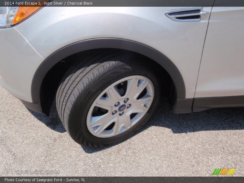 Ingot Silver / Charcoal Black 2014 Ford Escape S