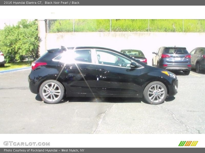 Black Noir Pearl / Black 2016 Hyundai Elantra GT