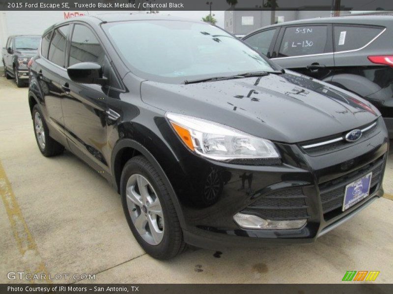 Tuxedo Black Metallic / Charcoal Black 2015 Ford Escape SE