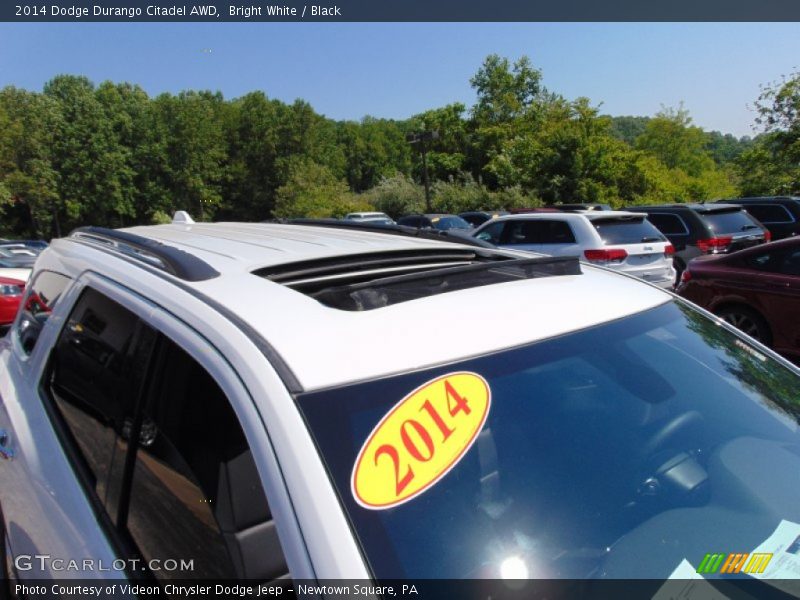 Bright White / Black 2014 Dodge Durango Citadel AWD