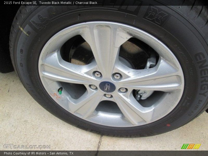 Tuxedo Black Metallic / Charcoal Black 2015 Ford Escape SE