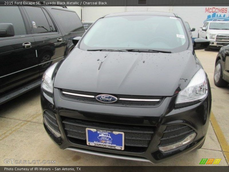 Tuxedo Black Metallic / Charcoal Black 2015 Ford Escape SE