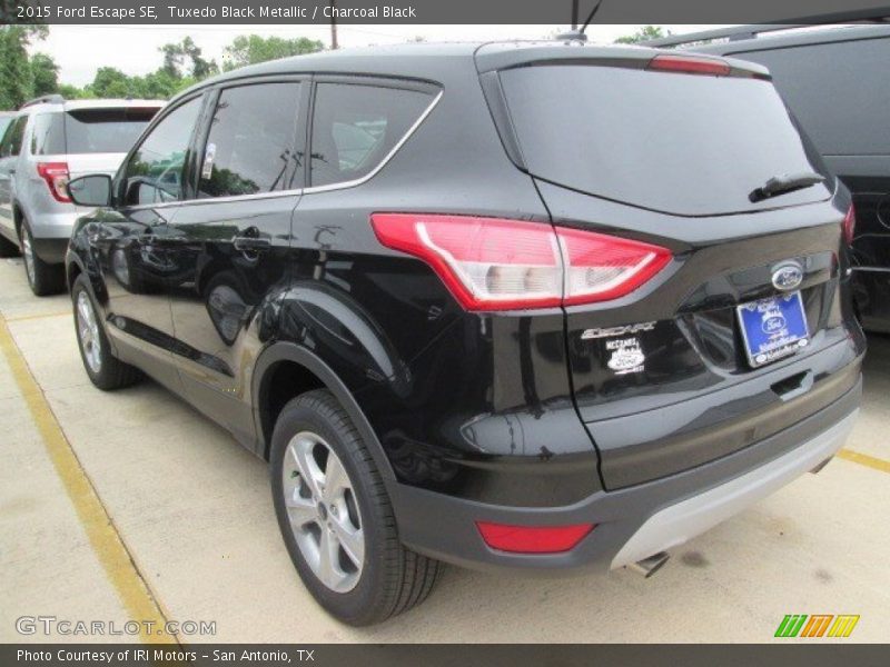 Tuxedo Black Metallic / Charcoal Black 2015 Ford Escape SE