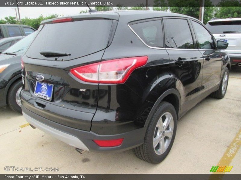 Tuxedo Black Metallic / Charcoal Black 2015 Ford Escape SE