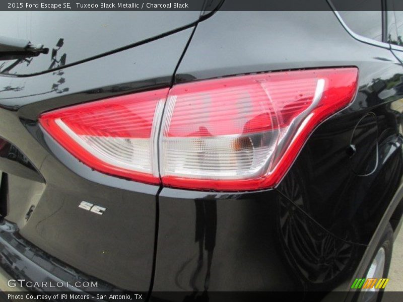 Tuxedo Black Metallic / Charcoal Black 2015 Ford Escape SE