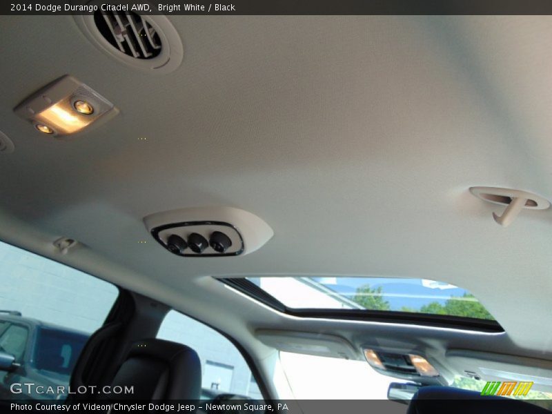 Bright White / Black 2014 Dodge Durango Citadel AWD