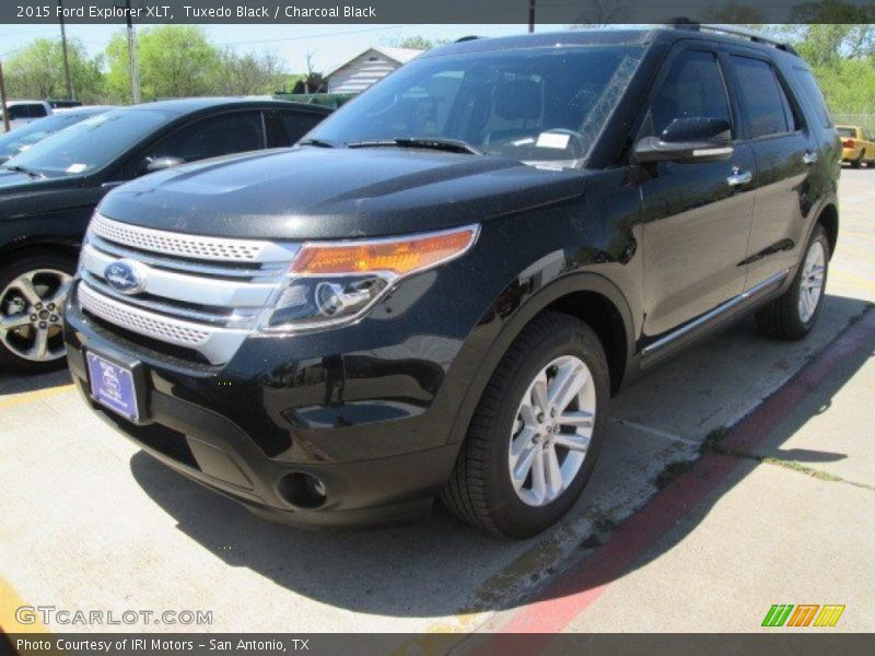 Tuxedo Black / Charcoal Black 2015 Ford Explorer XLT