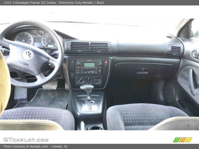 Silverstone Grey Metallic / Black 2002 Volkswagen Passat GLS Sedan