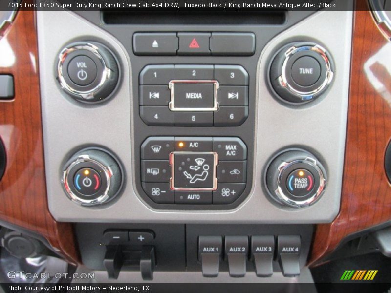 Tuxedo Black / King Ranch Mesa Antique Affect/Black 2015 Ford F350 Super Duty King Ranch Crew Cab 4x4 DRW