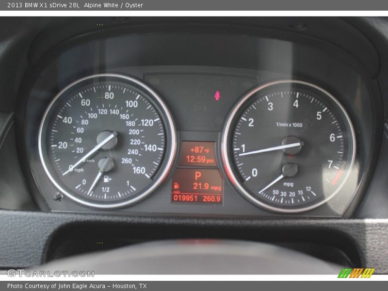Alpine White / Oyster 2013 BMW X1 sDrive 28i
