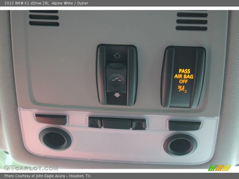 Alpine White / Oyster 2013 BMW X1 sDrive 28i