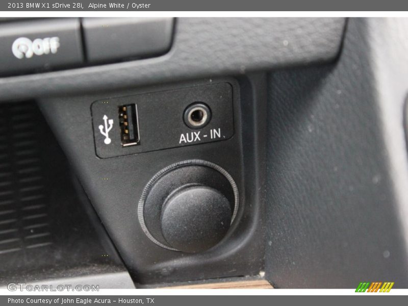 Alpine White / Oyster 2013 BMW X1 sDrive 28i