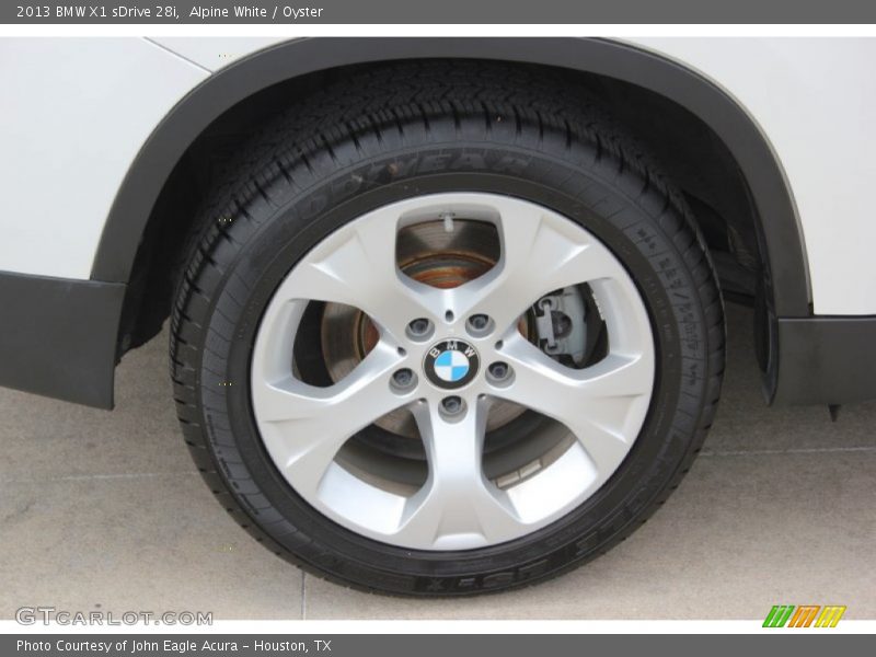 Alpine White / Oyster 2013 BMW X1 sDrive 28i