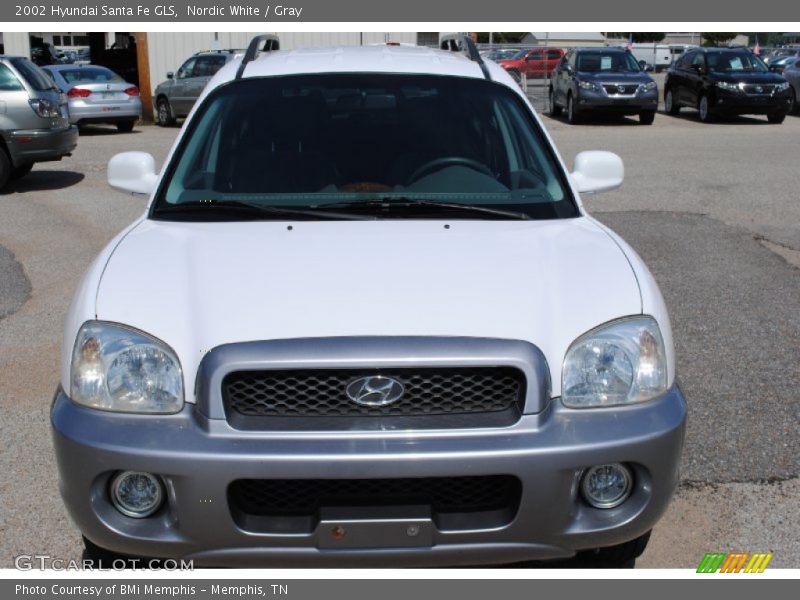 Nordic White / Gray 2002 Hyundai Santa Fe GLS