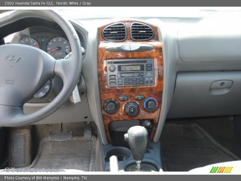 Nordic White / Gray 2002 Hyundai Santa Fe GLS