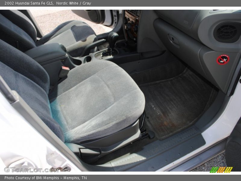 Nordic White / Gray 2002 Hyundai Santa Fe GLS