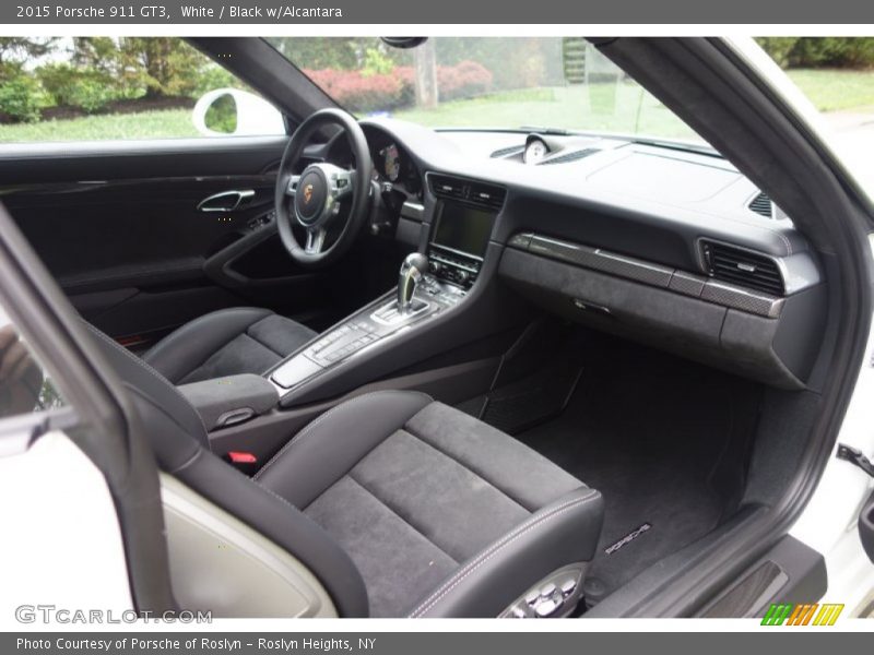 Dashboard of 2015 911 GT3