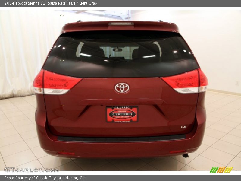 Salsa Red Pearl / Light Gray 2014 Toyota Sienna LE