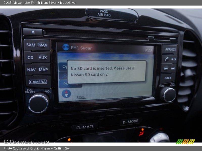 Brilliant Silver / Black/Silver 2015 Nissan Juke SV