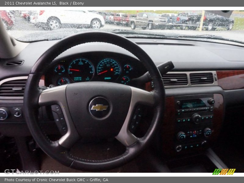 Black / Ebony 2011 Chevrolet Avalanche LS