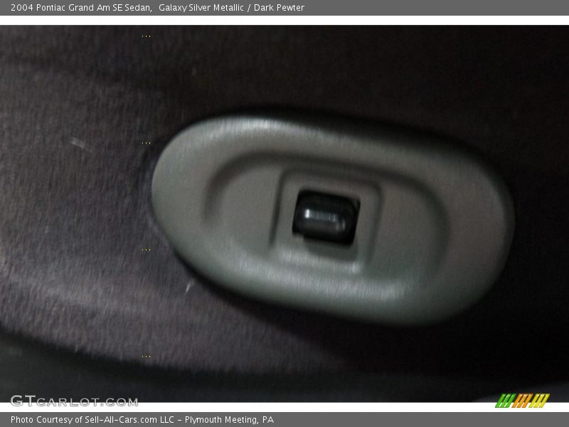 Galaxy Silver Metallic / Dark Pewter 2004 Pontiac Grand Am SE Sedan