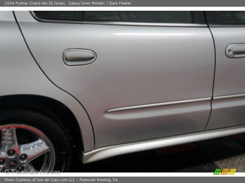 Galaxy Silver Metallic / Dark Pewter 2004 Pontiac Grand Am SE Sedan