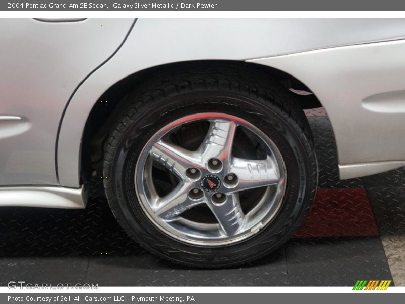 Galaxy Silver Metallic / Dark Pewter 2004 Pontiac Grand Am SE Sedan