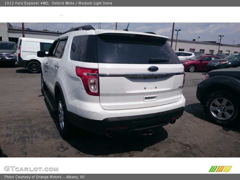 Oxford White / Medium Light Stone 2013 Ford Explorer 4WD