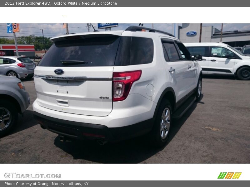 Oxford White / Medium Light Stone 2013 Ford Explorer 4WD