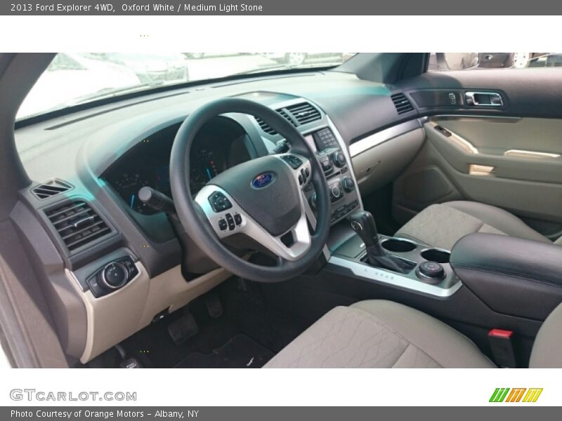 Oxford White / Medium Light Stone 2013 Ford Explorer 4WD