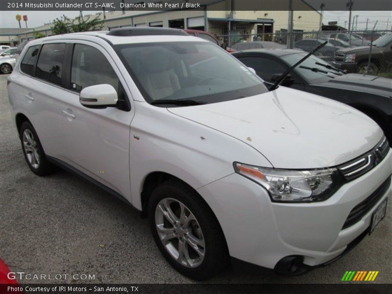 Diamond White Pearl / Black 2014 Mitsubishi Outlander GT S-AWC