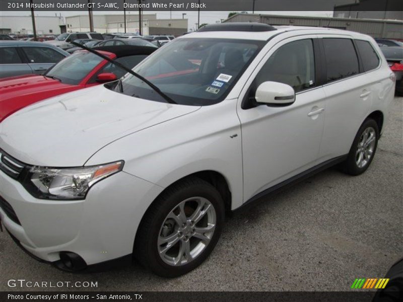Diamond White Pearl / Black 2014 Mitsubishi Outlander GT S-AWC