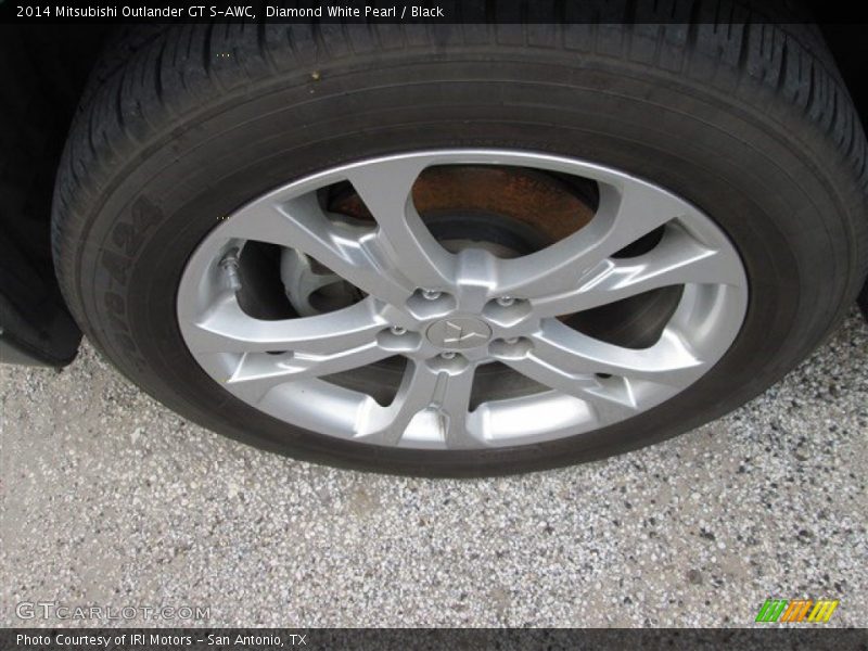 Diamond White Pearl / Black 2014 Mitsubishi Outlander GT S-AWC