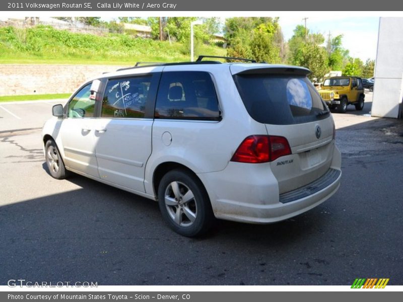 Calla Lily White / Aero Gray 2011 Volkswagen Routan SE