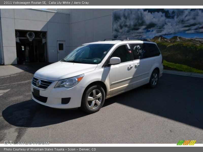 Calla Lily White / Aero Gray 2011 Volkswagen Routan SE