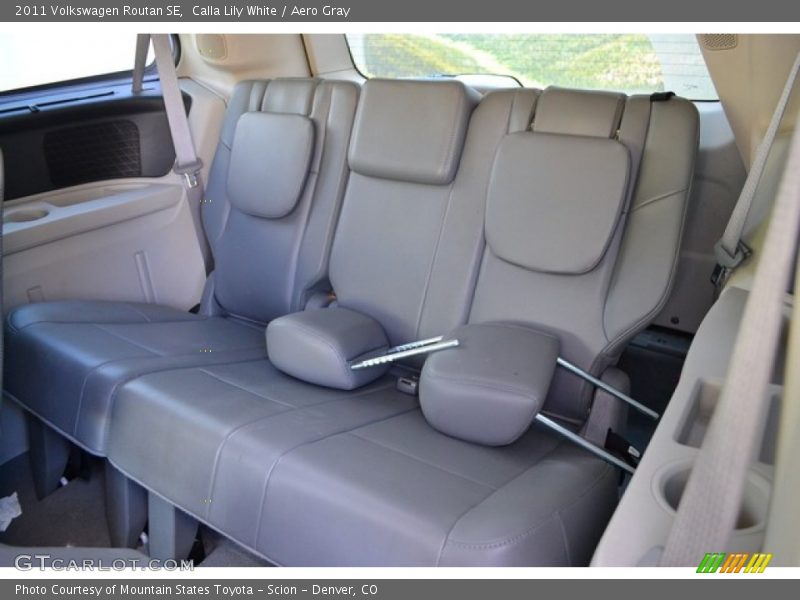 Calla Lily White / Aero Gray 2011 Volkswagen Routan SE