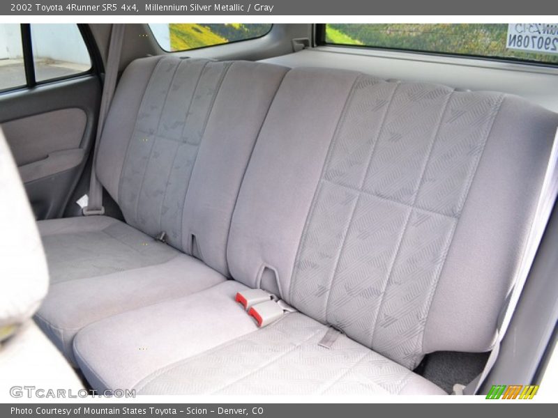 Millennium Silver Metallic / Gray 2002 Toyota 4Runner SR5 4x4
