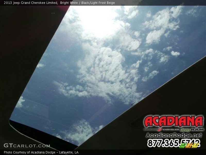 Bright White / Black/Light Frost Beige 2013 Jeep Grand Cherokee Limited
