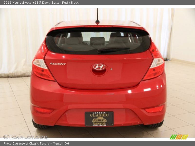 Boston Red / Black 2012 Hyundai Accent SE 5 Door