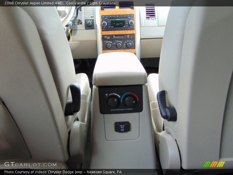 Cool Vanilla / Light Graystone 2008 Chrysler Aspen Limited 4WD