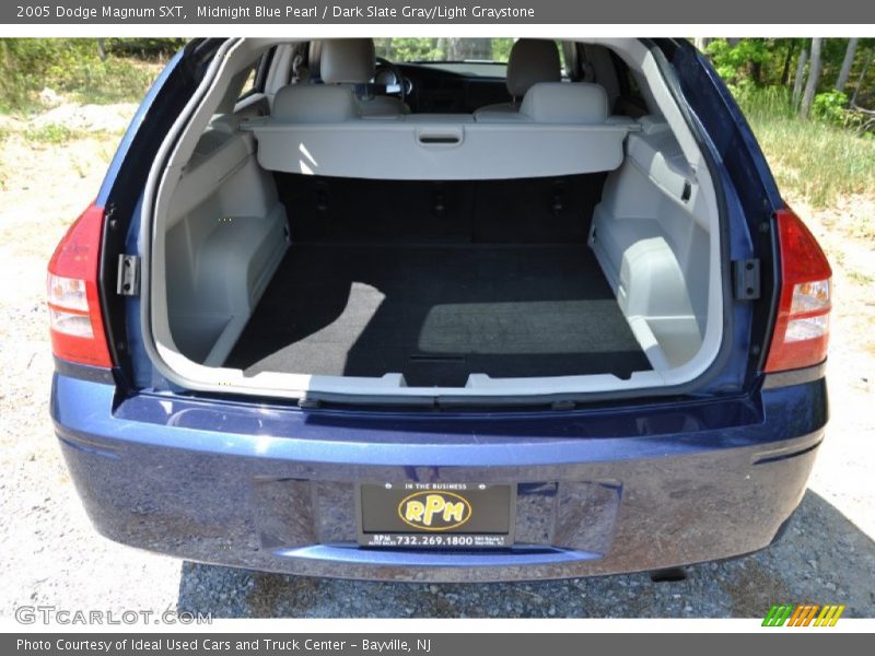 Midnight Blue Pearl / Dark Slate Gray/Light Graystone 2005 Dodge Magnum SXT
