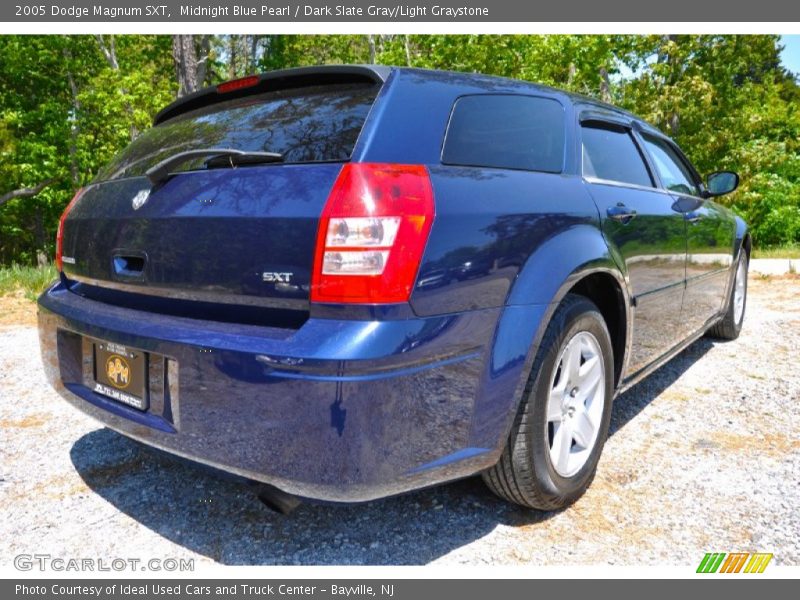 Midnight Blue Pearl / Dark Slate Gray/Light Graystone 2005 Dodge Magnum SXT