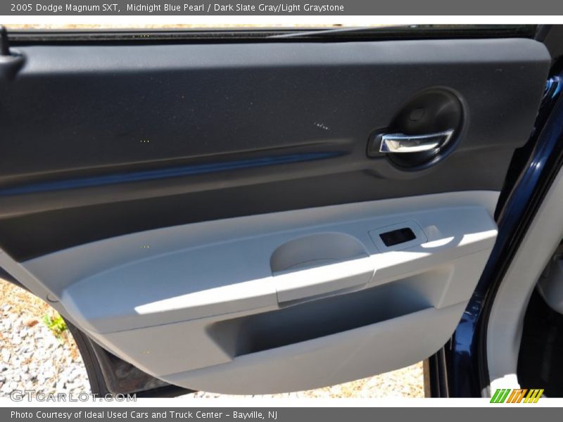Midnight Blue Pearl / Dark Slate Gray/Light Graystone 2005 Dodge Magnum SXT
