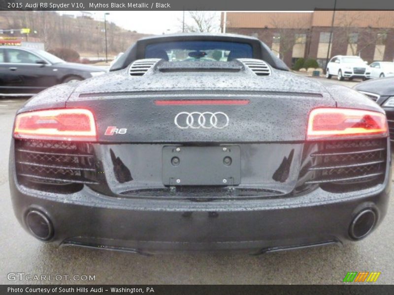 Mythos Black Metallic / Black 2015 Audi R8 Spyder V10