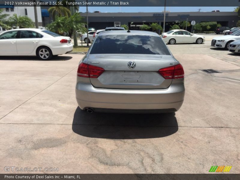 Tungsten Silver Metallic / Titan Black 2012 Volkswagen Passat 2.5L SE